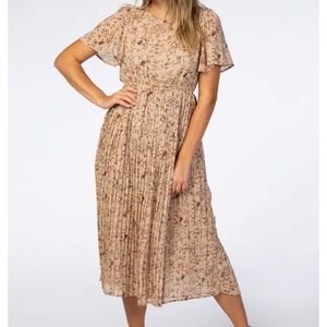 Like new! Pinkblush tan floral pleated midi dress